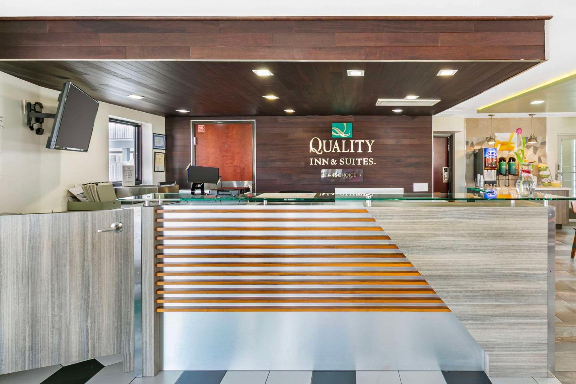 Quality Inn & Suites Sacramento Exterior foto